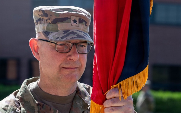 102nd Training Division welcomes Bell, bids farewell to Palmer at change of command