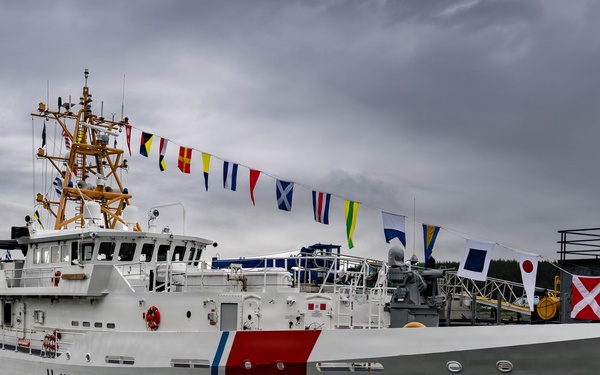 Coast Guard Cutter Frederick Mann holds change of command ceremony