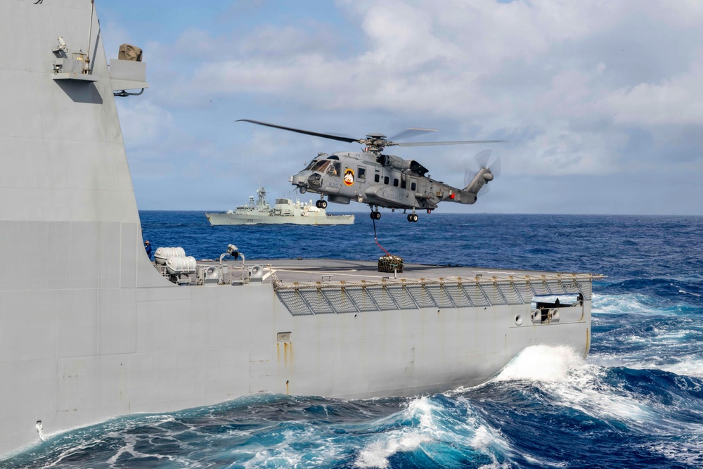 Canadian and New Zealand sailors conduct vertical replenishment training during RIMPAC 2026
