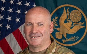 Lieutenant Colonel Matthew L. Howard, Commander,  401st AFSB – AFSBn - Kuwait