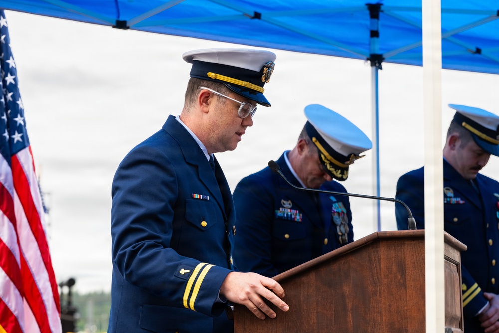Coast Guard Cutter Frederick Mann holds change of command ceremony