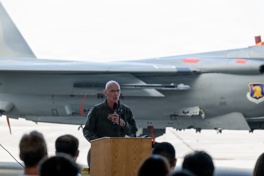 850th Spectrum Warfare Group change of command