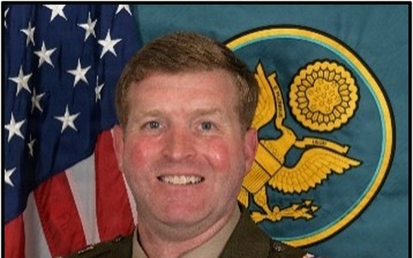 Lieutenant Colonel Michael V. Mason, Commander, 406th AFSB - AFSBn-Bragg