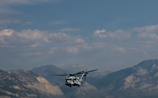 HMH-461 conducts flight operations and external lifts in Montana