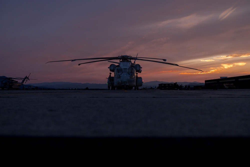 HMH-461 conducts flight operations and external lifts in Montana