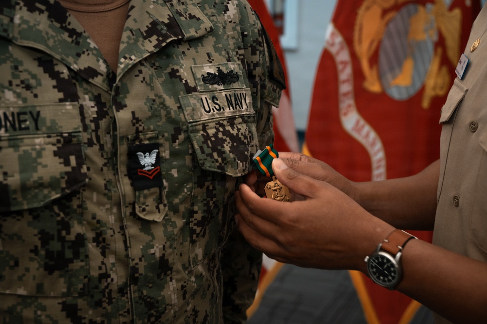 NAVSUP HQ holds award ceremony