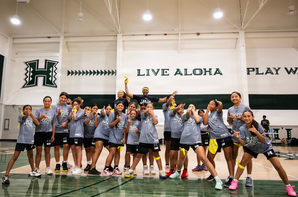 94th Army Air and Missile Defense Command Soldiers lend a hand during the Youth Impact program finale