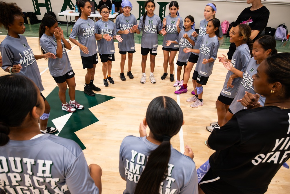 94th Army Air and Missile Defense Command Soldiers lend a hand during the Youth Impact program finale