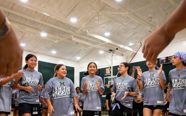 94th Army Air and Missile Defense Command Soldiers lend a hand during the Youth Impact program finale