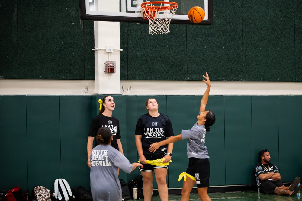 94th Army Air and Missile Defense Command Soldiers lend a hand during the Youth Impact program finale