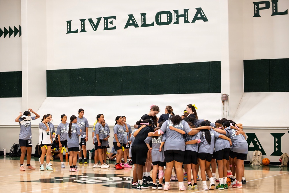 94th Army Air and Missile Defense Command Soldiers lend a hand during the Youth Impact program finale