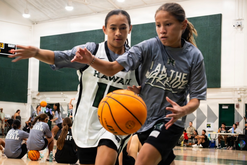 94th Army Air and Missile Defense Command Soldiers lend a hand during the Youth Impact program finale