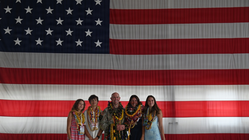 USAG Hawaii welcomes new commander with warm aloha