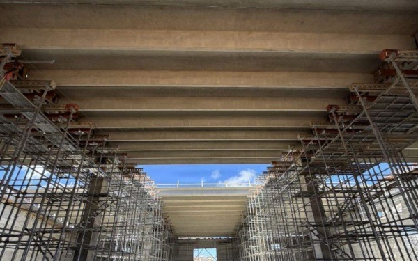 Roof precast double tees installation