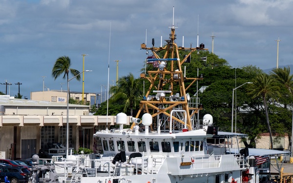 U.S. Coast Guard cutter William Hart visits Honolulu during RIMPAC 2026