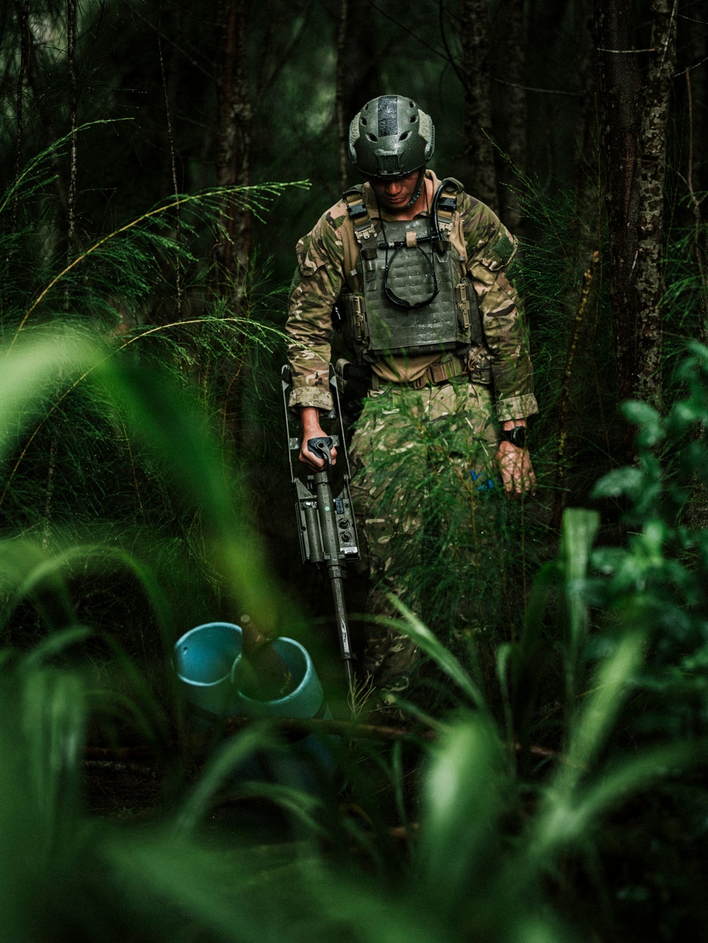 Royal New Zealand Navy EOD technicians participate in dismounted response drill