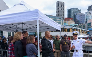 USS Cincinnati Hosts Ship Tours During Seattle Seafair Fleet Week