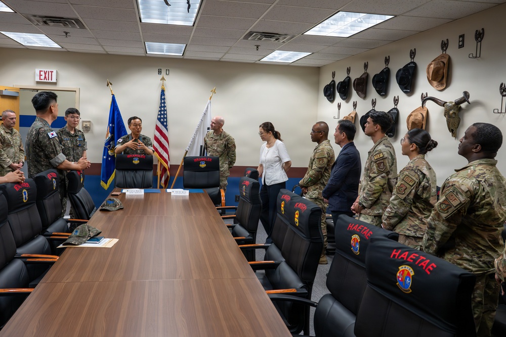 U.S., ROKAF sign agreement to standardize entry control at Osan