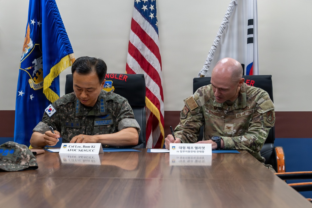 U.S., ROKAF sign agreement to standardize entry control at Osan