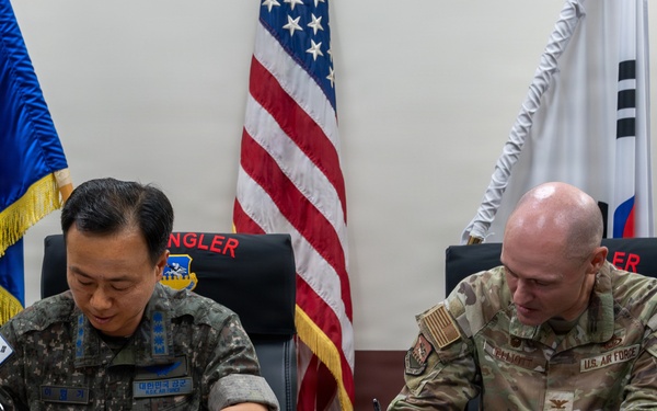 U.S., ROKAF sign agreement to standardize entry control at Osan