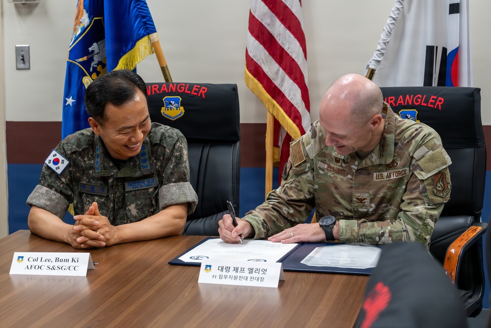 U.S., ROKAF sign agreement to standardize entry control at Osan