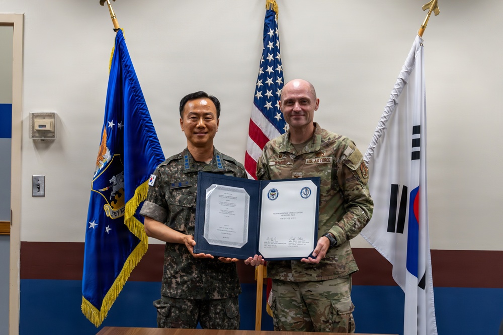 U.S., ROKAF sign agreement to standardize entry control at Osan