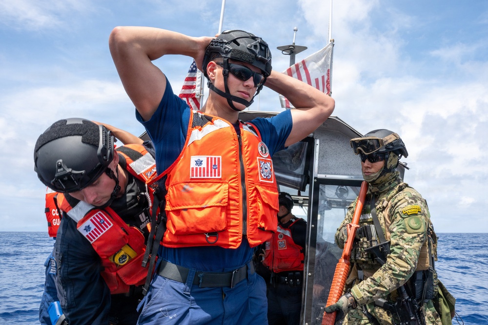 Mexican Marines train with U.S. Coast Guard