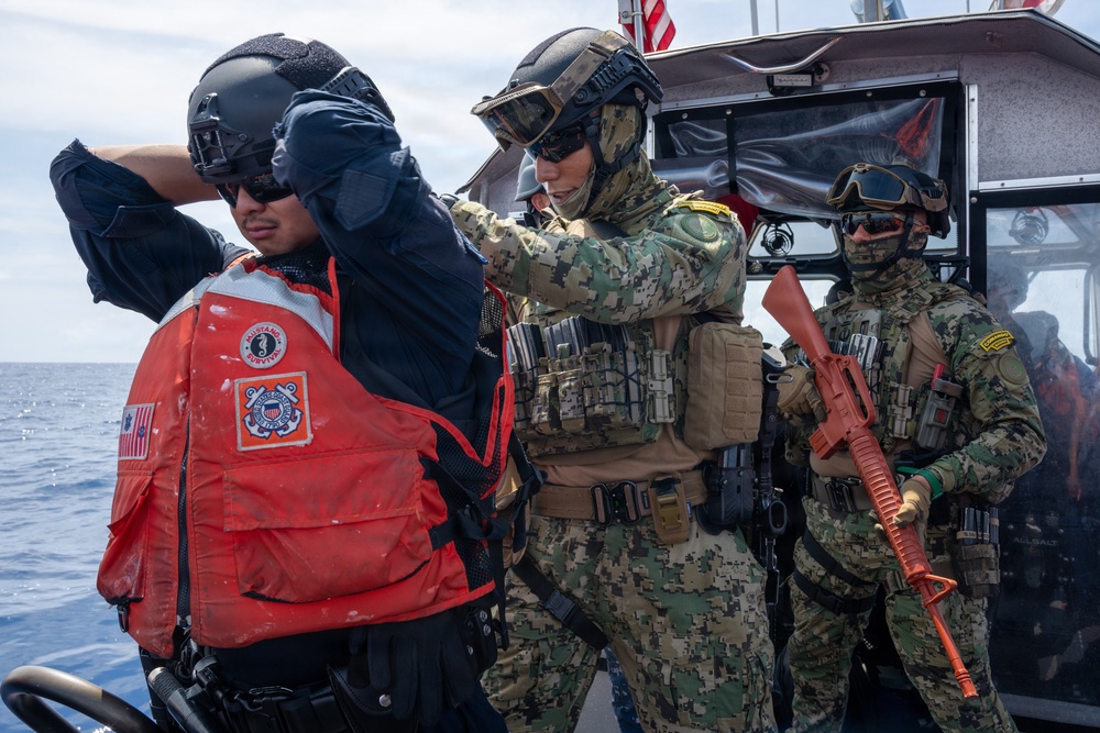 Mexican Marines train with U.S. Coast Guard
