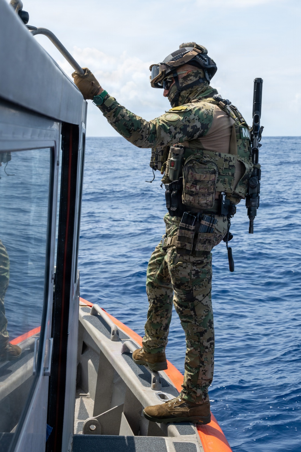 Mexican Marines visit the Coast Guard Cutter Kimball during RIMPAC 26
