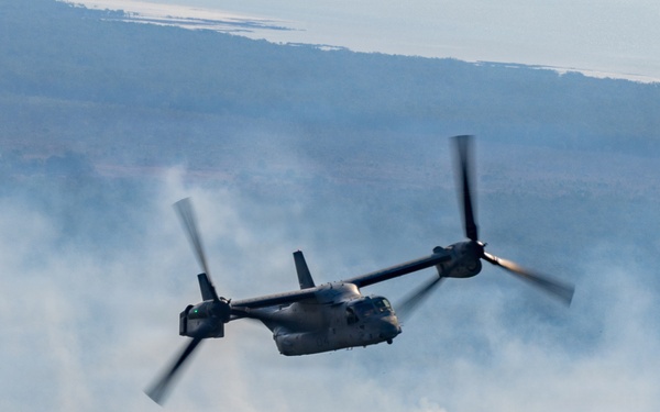 MRF-D Marines participate in Mindil Beach flying display