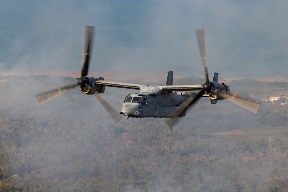 MRF-D Marines participate in Mindil Beach flying display