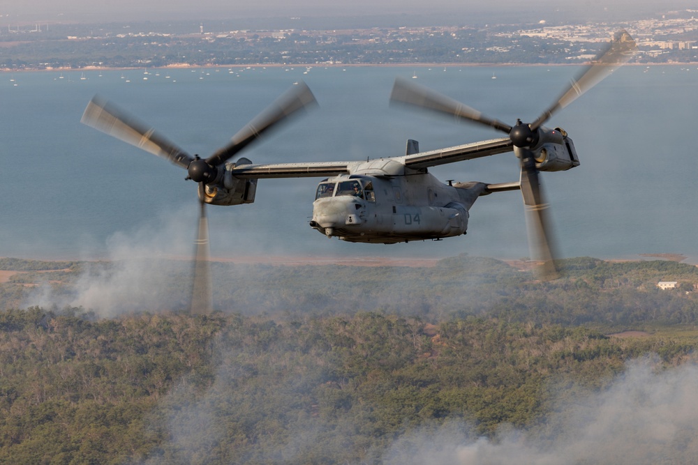 MRF-D Marines participate in Mindil Beach flying display