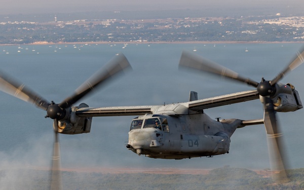MRF-D Marines participate in Mindil Beach flying display