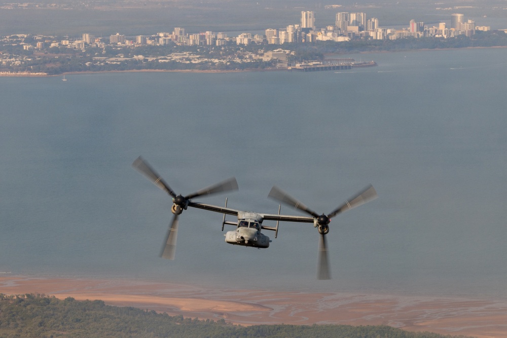 MRF-D Marines participate in Mindil Beach flying display