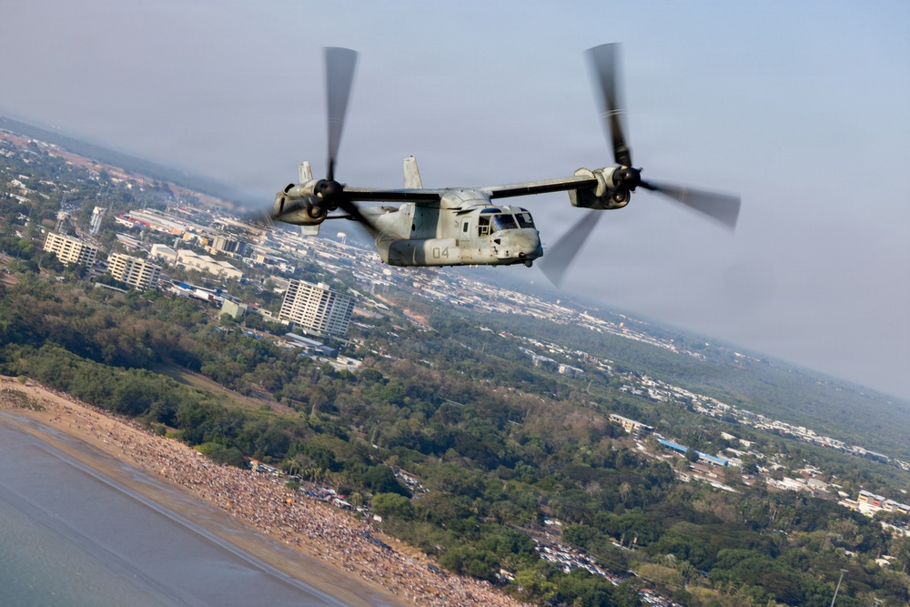 MRF-D Marines participate in Mindil Beach flying display