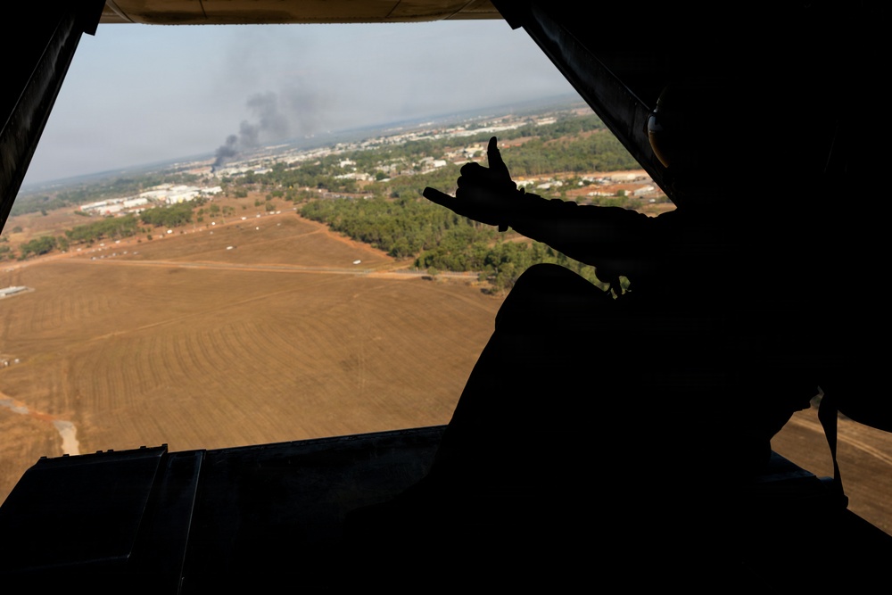 MRF-D Marines participate in Mindil Beach flying display