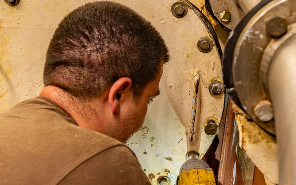 Engineers aboard USS Gonzalez