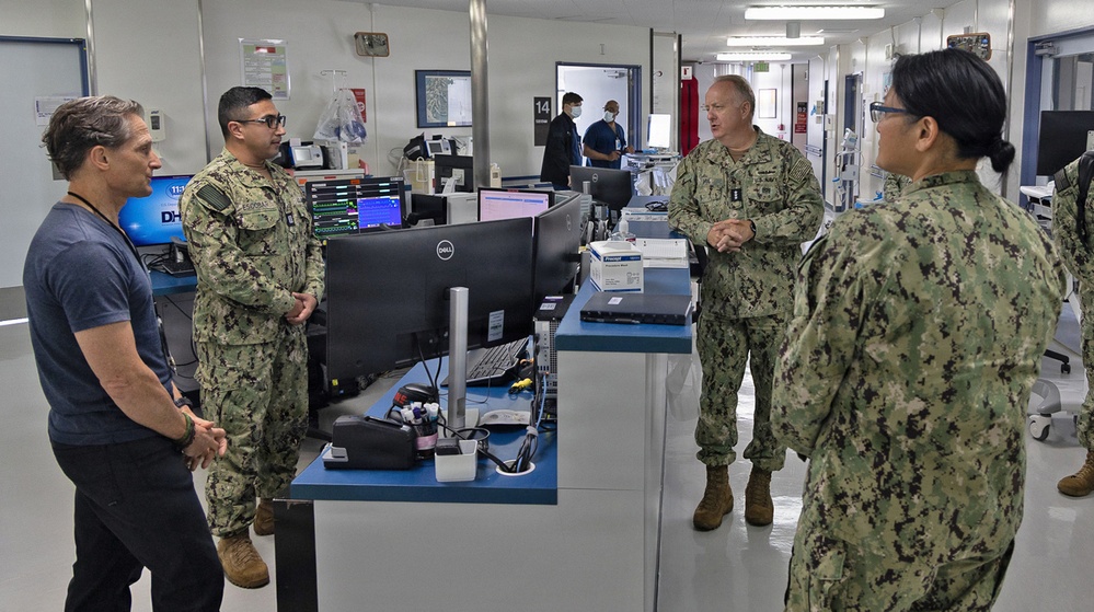 DHA Director Visits USNH Yokosuka