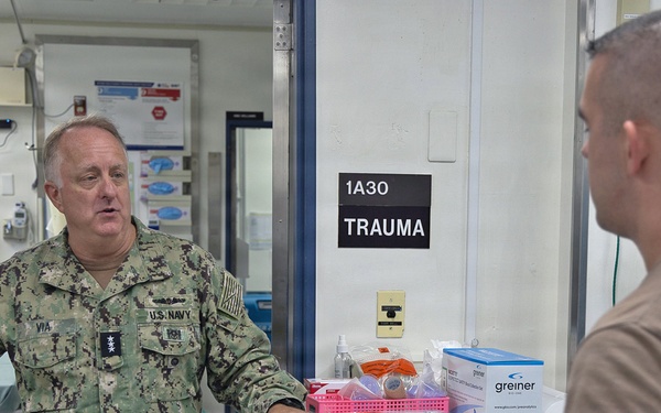 DHA Director Visits USNH Yokosuka