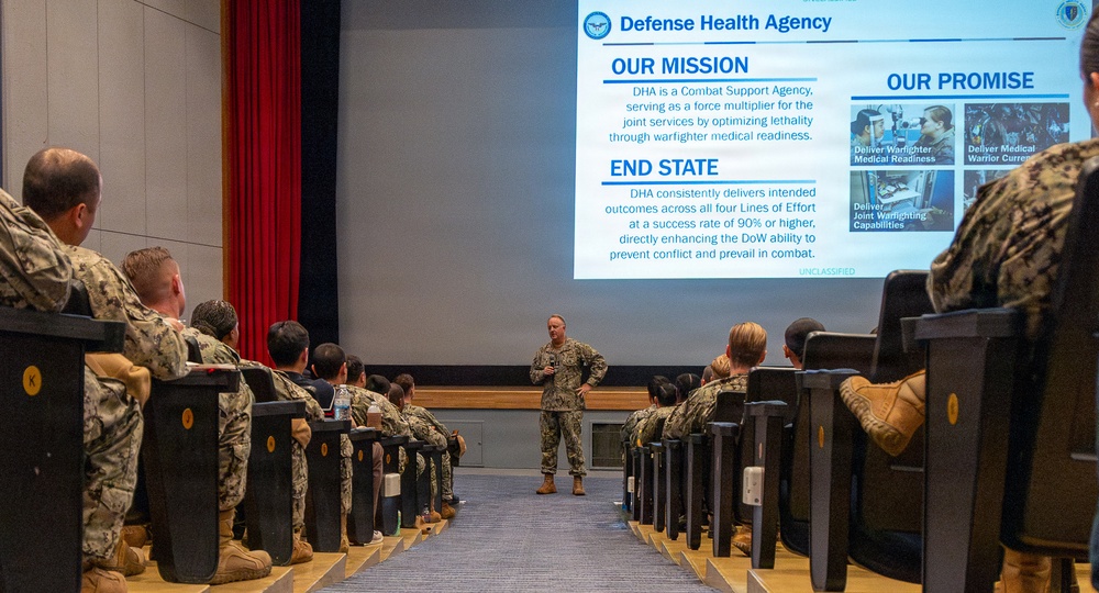 DHA Director Visits USNH Yokosuka