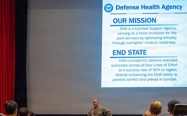 DHA Director Visits USNH Yokosuka