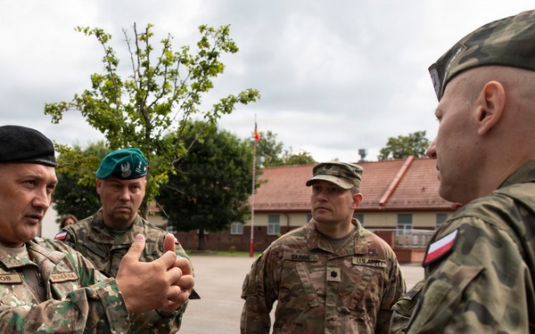 Romanian Lt. Gen. Dragoş-Dumitru Iacob visits NATO FLF Battle Group–Poland at Bemowo Piskie