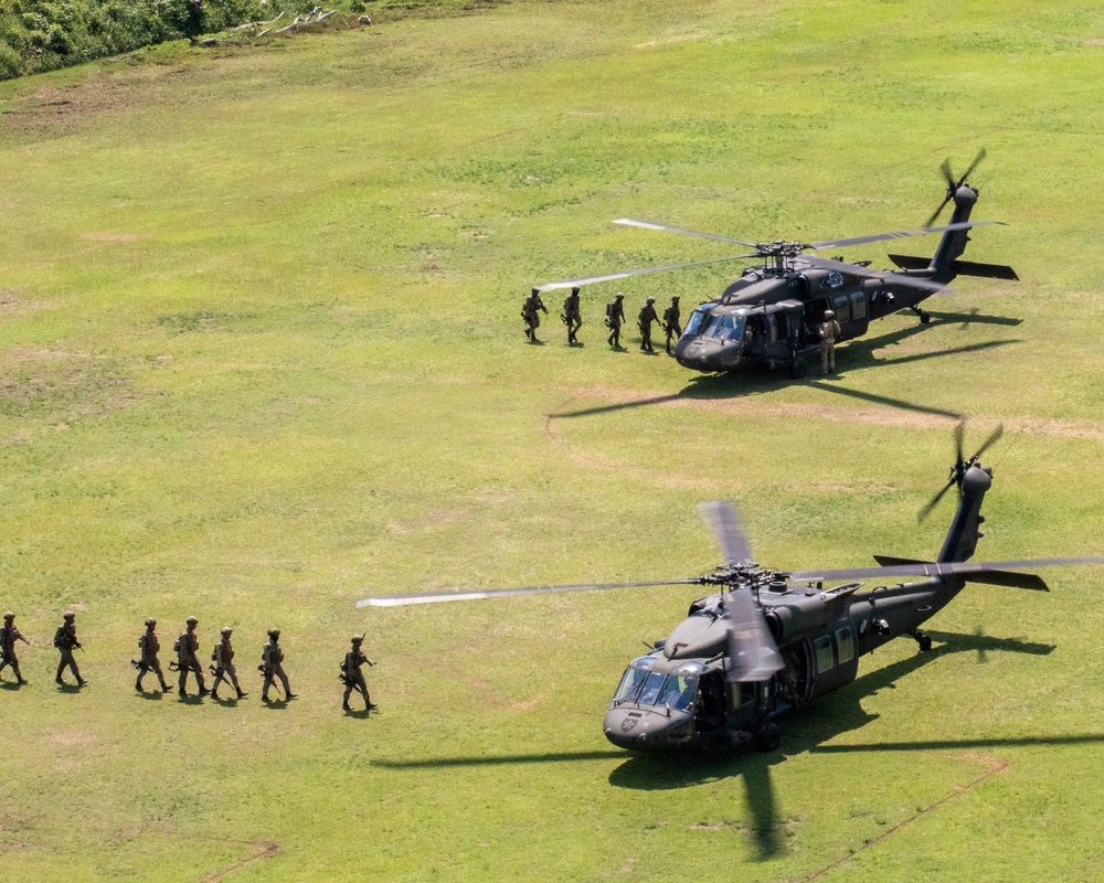 US, Malaysia, Australia Joint Air Assault Training