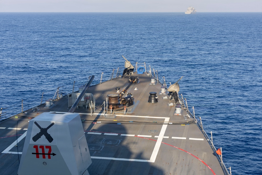 DDG 117 Conducts RAS