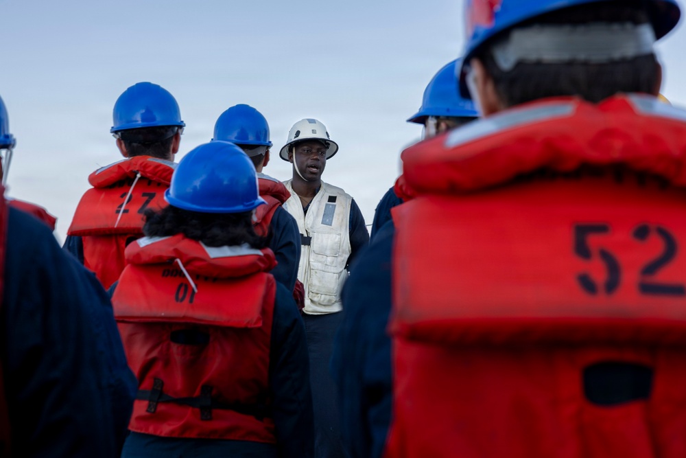DDG 117 Conducts RAS