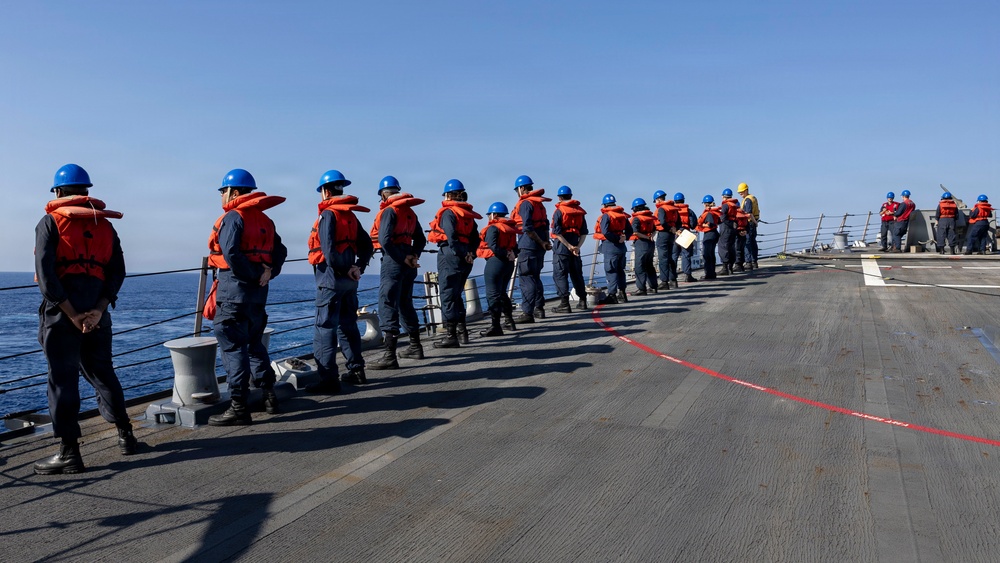 DDG 117 Conducts RAS
