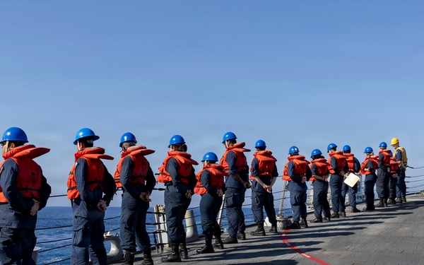 DDG 117 Conducts RAS