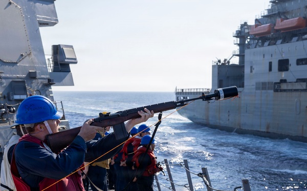 DDG 117 Conducts RAS
