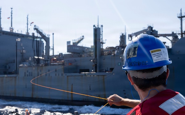 DDG 117 Conducts RAS