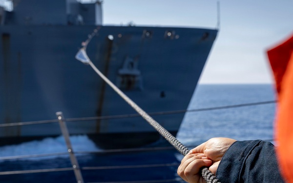 DDG 117 Conducts RAS
